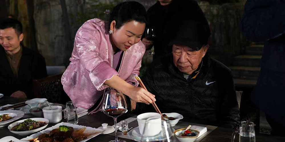 向上向正的社交圈层